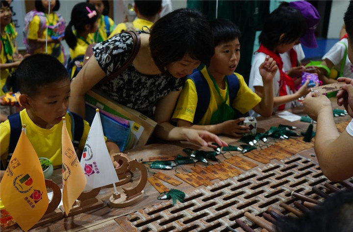 非遗传承，爱心助力——六一亚振平和双语学校爱心义卖活动-设计中国