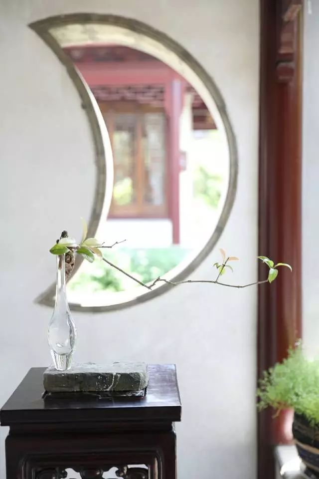 砌竹摇波，瓶花落案-设计中国